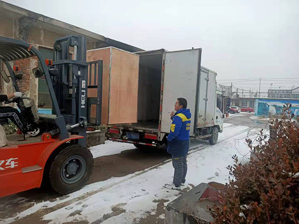 下雪也不耽誤高壓共軌試驗臺發貨